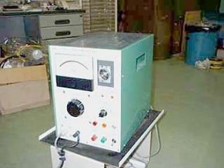耐電圧試験器